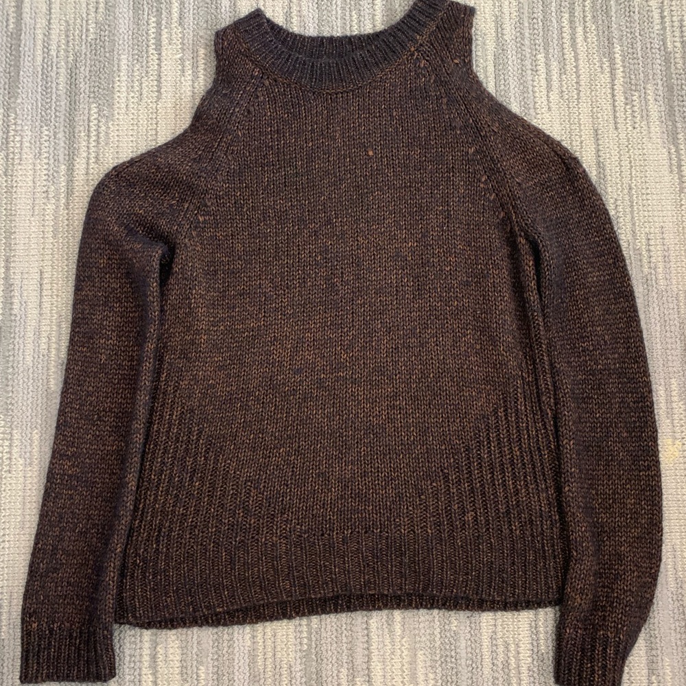 INTERMIX cold should sweater.